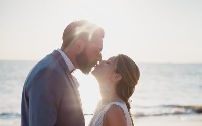 Couple marié sur la plage