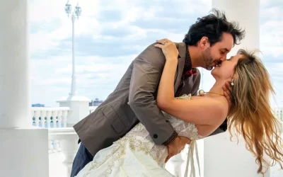 photo d'un couple qui s'embrasse